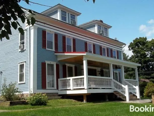 Tin Brook Bed & Breakfast