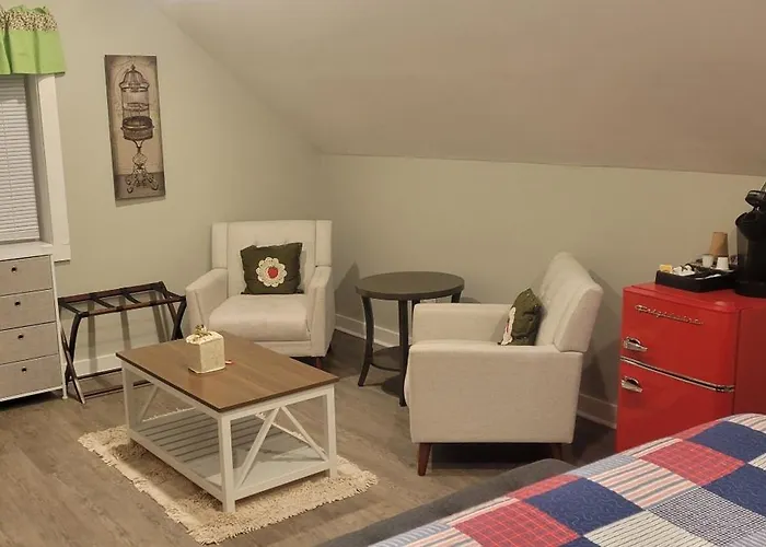 Tin Brook Bed & Breakfast