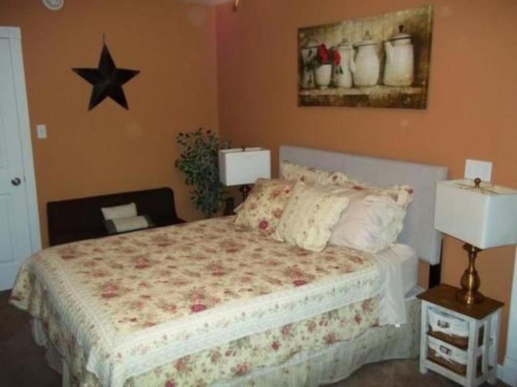 Tin Brook Bed and breakfast 2*